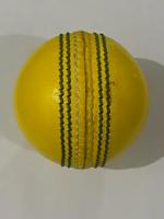 Pelota de Cricket de Cuero de Alto Rendimiento para Entrenamiento y Partido, con Costuras Resistentes, Buen Rebote y Agarre Duradero, Colores Rojo y Blanco Personalizables, Hoserz