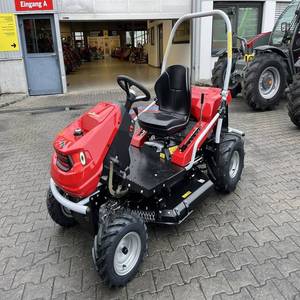 Tractor Cortacésped Hercules HXT 923 4WD Neo de 23 HP con Transmisión por Engranajes, Color Rojo, Garantía de 2 Años en el Motor, Alta Productividad - Product Image 1