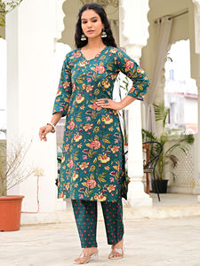 ชุดสلوار คามีซ ผ้าฝ้ายพิมพ์ลายดอกไม้สไตล์ชาติพันธุ์ สีเขียวอมฟ้า สำหรับผู้หญิง ความยาวระดับน่อง เหมาะสำหรับงานปาร์ตี้และฤดูร้อน คอวี แขนสามส่วน - Product Image 3