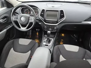 Jeep Cherokee Limited d'occasion 2014, bon marché et très propre - Product Image 2