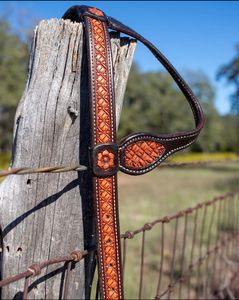 Conception unique Sports & Divertissement Floral Sculpté Western Headstall Premium Leather Bridle Disponible au meilleur prix - Product Image 2