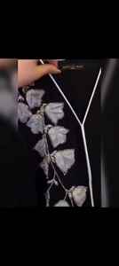 Abayas élégantes et modestes brodées à la main pour femmes! - Product Image 3