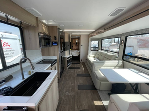 Autocaravanas Dynamaxx Europa 37CA Clase C Usadas 2024 2023, de Primera Calidad, para 4-6 Personas, Interiores Espaciosos, Económicas - Product Image 5
