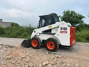 Comme utilisé pour la chargeuse sur pneus compacte Bobcat S160 Godet diesel à 4 cylindres pour le terrassement Disponible pour la vente à l'exportation - Product Image 4