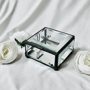 Boîtes à bijoux carrées en verre cristal décoratives pour la maison moderne Tailles personnalisées Formes Noir Jantes de créateur Stockage de bibelots en laiton Cadeaux - Product Image 1