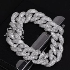 Bracelet en diamant cubain de fabrication indienne parfait pour le style de luxe et le glamour de tous les jours disponible en grande quantité - Product Image 3