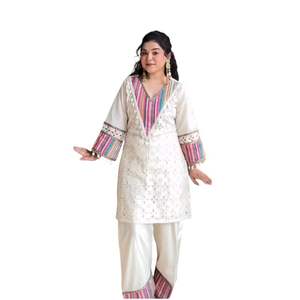 Conjunto de cordón de calidad premium Traje de 2 piezas con parte superior elegante y parte inferior a juego para mujeres Suministro de exportación de moda al mejor precio - Product Image 1