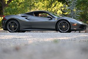 รถเฟอร์รารี่ 488 GTB คูเป้ ปี 2016 มือสอง สภาพดี ราคาสุดคุ้ม - Product Image 3