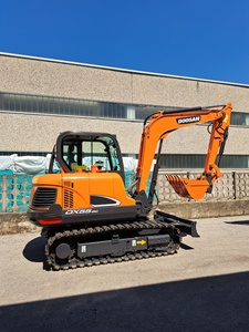 รถขุดตีนตะขาบ Doosan ปี 2018 สภาพดีเยี่ยม น้ำหนัก 5.5 ตัน เครื่องยนต์ Yanmar ความจุบุ้งกี๋ 0.35 ลูกบาศก์เมตร กำลังไฟ 36200 วัตต์ ผลิตในเกาหลี รับประกัน 3 ปี - Product Image 2