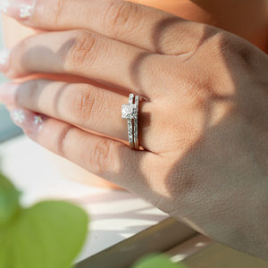 Juego de Anillos de Novia de Acero Inoxidable con Circonita, Chapado en Oro de 14K, Joyería Fina con un Adorable Diseño para un Look Nupcial - Product Image 3