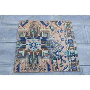 Tapis turc 2,3 x 2,6 pieds, petit tapis vintage, tapis persan en laine bleu et marron - Product Image 4