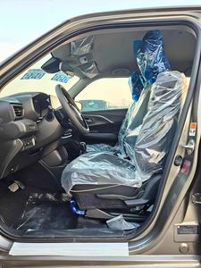 Suzuki Swift GLX 2026, motor de tres cilindros y 1.2 litros - Product Image 5