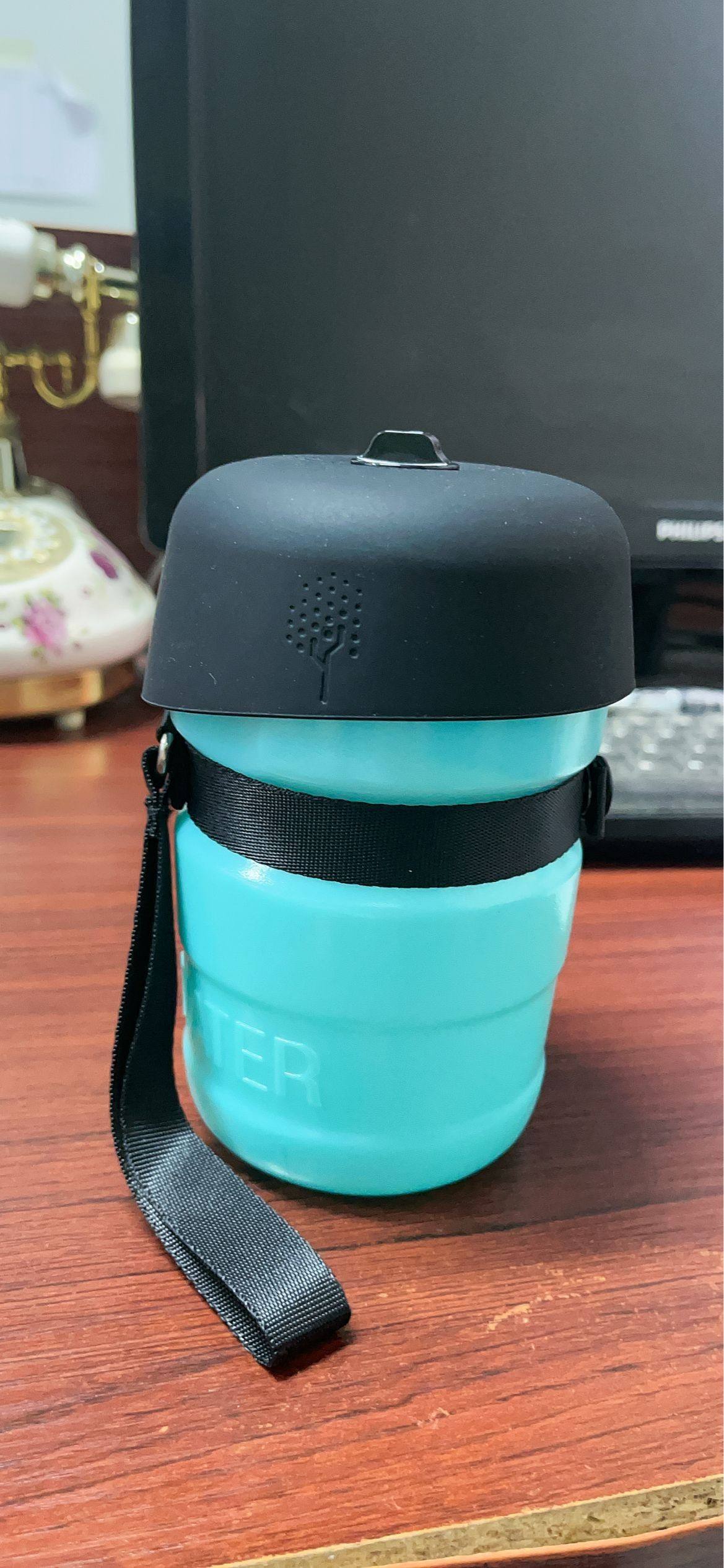 สีเขียวอ่อน