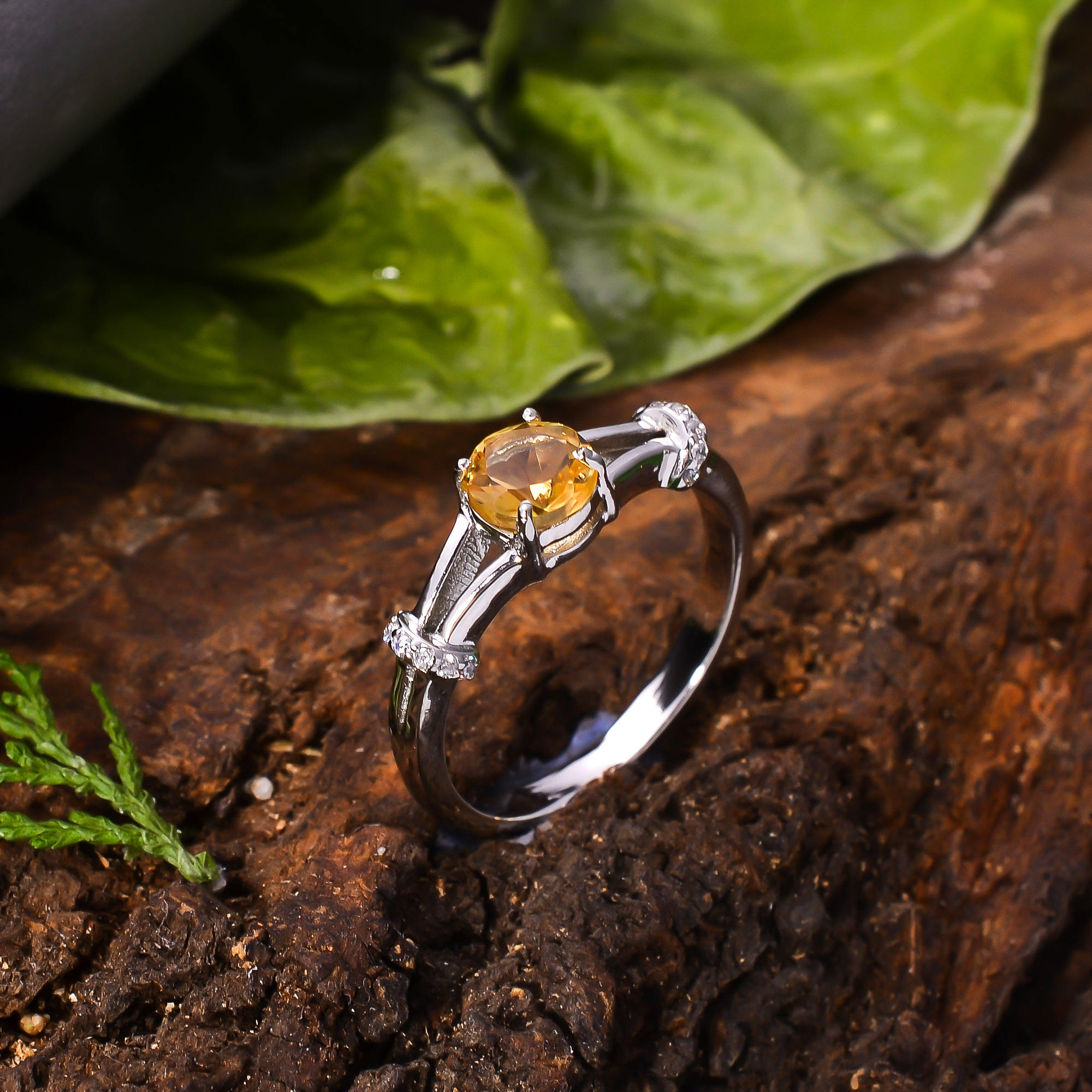 สีเหลือง