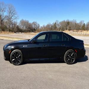 BMW i7 M70 2024 ECONÓMICO Y ELEGANTE - Product Image 3