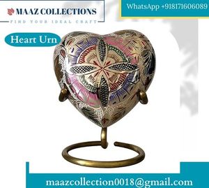 Urna de cremación Premium en forma de corazón de calidad excepcional hecha a mano India Metal Maaz Collections Global Shipping Funeral Supplies - Product Image 6
