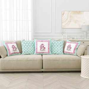 Funda de cojín de algodón hecha a mano con estampado de bloques de Rajasthani Motivos Rosa turquesa Juego de 5 piezas - Product Image 1