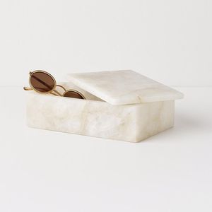 Elegantes cajas de resina para decoración del hogar y organización de oficina caja de almacenamiento de resina hecha a mano para regalos y accesorios - Product Image 3