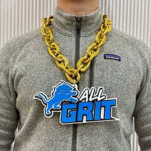 Lions All Grit Unisex Collar de cadena grande Cadena de oro Logotipo de espuma 3D de gran tamaño (8 "x 6") Detroit 32 "Fan Gear Party - Product Image 1