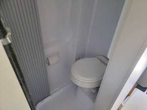 Autocaravana SUV de Lujo 2023, Caravana Económica para Acampar, Vehículo para Uso como Casa Rodante, Color Blanco, para 4-6 Personas, Euro IV, Automático - Product Image 6