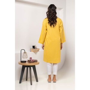 Camisa Formal Vintage de Lino 100% Teñido Dobby Amarillo para Mujer con Logotipo Bordado, Talla XL, para la Temporada de Otoño - Product Image 4