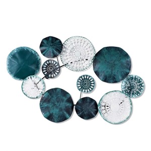 Beaux Arts muraux luxueux faits à la main Cadre en métal décoratif Fleur Décoration murale en fer coloré avec format de luxe - Product Image 1