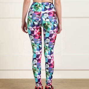 Leggings de yoga personnalisés OEM pour femmes, grande taille, séchage rapide, antibactérien, respirant, nouveau design, style décontracté, sublimation - Product Image 2