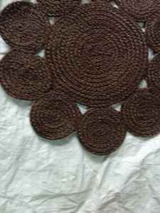 แผ่นรองจานถักเชือกฝ้ายลายดอกไม้สไตล์โมเดิร์น ดีไซน์ TIKKI สำหรับงานแต่งงานและงานเลี้ยง ป้องกันแบคทีเรีย เป็นมิตรกับสิ่งแวดล้อม - Product Image 4