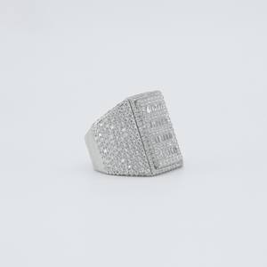 Anillo de oro blanco de 14 quilates para hombre, lujoso y atemporal, totalmente engastado con diamantes cultivados en laboratorio con claridad VVS. - Product Image 2