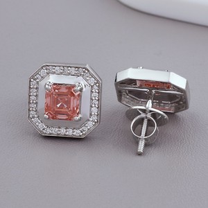 Pendientes de Diamantes Cultivados en Laboratorio con Corte Asscher, Color Rosa, Certificados por IGI, con Halo Octogonal de Oro de 18K - Product Image 3