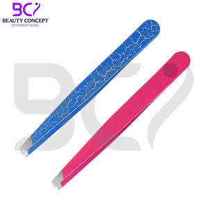 Pince à épiler classique à pointe inclinée en acier inoxydable de précision, outil de beauté durable pour femmes et hommes - Product Image 6