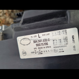ไฟหน้าคาร์บอนไฟเบอร์คุณภาพสูง 12V สำหรับ Bugatti Chiron รุ่นทดแทน  5B4941035C 5B4941036C - Product Image 5