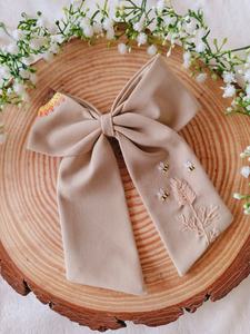 Lazos para el pelo de tela de lino Bordados florales multicolores hechos a medida para diseñadores y tiendas de accesorios para el cabello de Navidad - Product Image 2