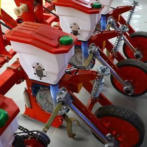 Machine à semoir à faible teneur en maïs Machinerie agricole Semoir de maïs Tracteur Semoir Prix de gros - Product Image 5