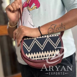 Cuir véritable fait à la main de qualité supérieure avec des sacs à bandoulière en tissu Jacquard aztèque multicolore sacs décontractés pour femmes indiennes - Product Image 1