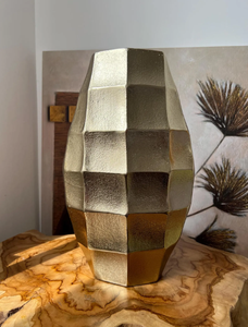 Florero de Metal de aluminio con forma moderna, tendencia superior, textura rica para decoración del hogar, dormitorio, sala de estar, boda y uso de mesa - Product Image 5