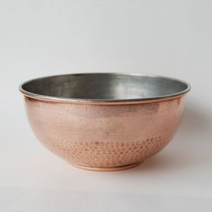 Tazón para Servir de Cobre de Alto Brillo con Acabado Moderno, Apto para Comedores Elegantes y Hogares Contemporáneos - Product Image 1