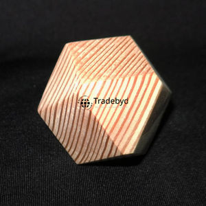 Dés polyédriques en bois naturel de qualité supérieure, écologiques, durables, ensemble de 7 pièces pour les jeux de rôle sur table - Tradebyd - Product Image 3