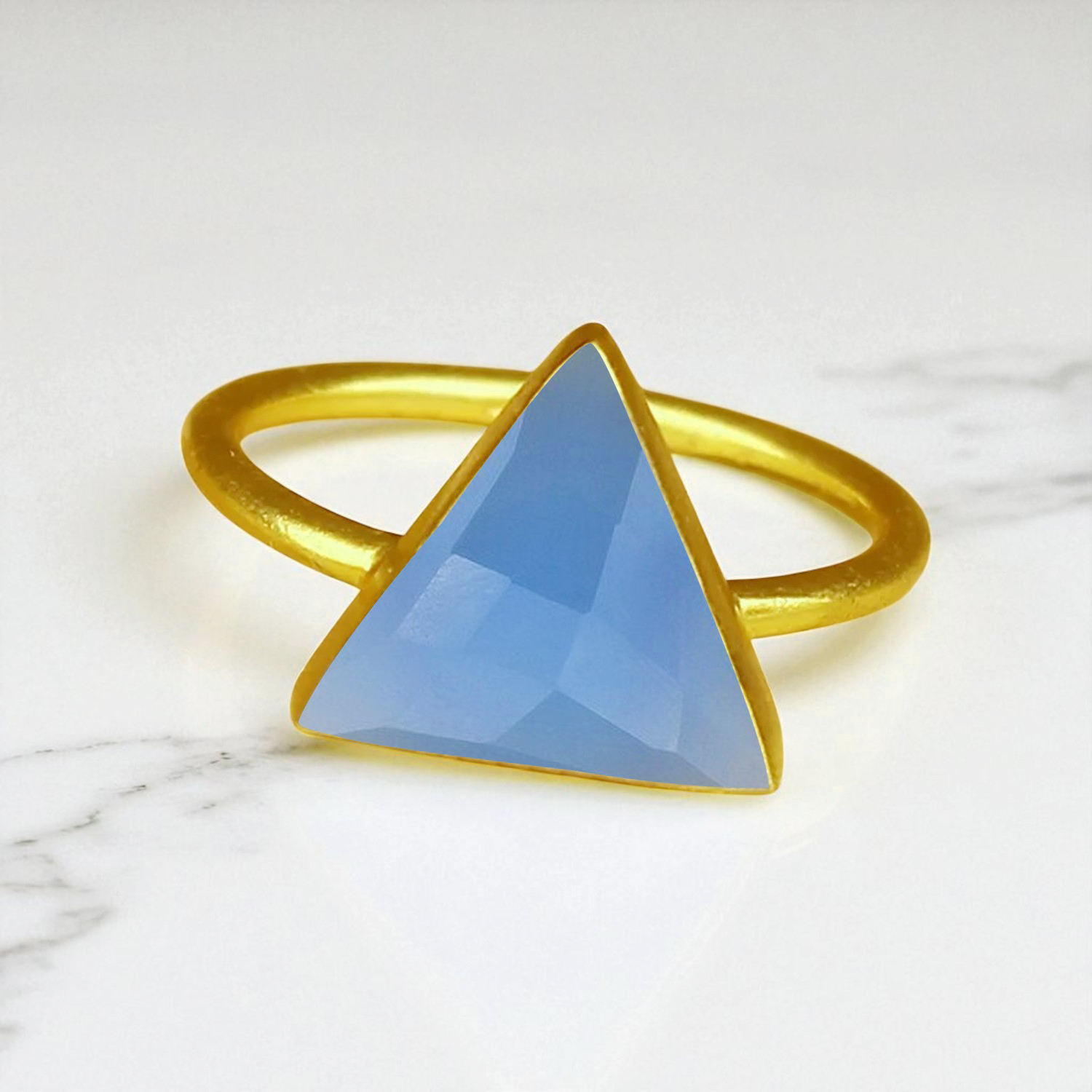 หินโมราสีฟ้า