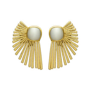 Recién llegado, calcedonia lechosa, piedras preciosas, juego de aretes chapados en oro - Product Image 1