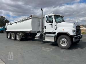 Camiones Volquete Usados Económicos FREIGHTLINER 114SD - Product Image 6