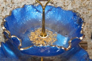 Support de gâteau en résine à haute demande pour mariage et fête d'anniversaire support de gâteau pour hôtels Look moderne support de gâteau en résine en métal 2025 - Product Image 4