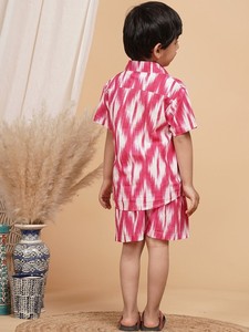 Ensemble coordonné d'été à la mode pour enfants garçons t-shirt et short à imprimé floral en coton confortable vêtements décontractés élégants - Product Image 3