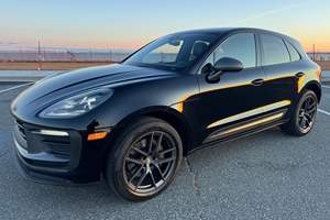 Porsche Macan T 2023 Usado en Buen Estado, Motor Turbo de 2.0 Litros y 4 Cilindros, Tracción en las Cuatro Ruedas, Paquete Premium Plus - Product Image 2