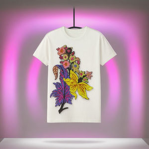 Camiseta de algodón blanco con bordado de cuentas florales y mariposas Camiseta bordada con flores y mariposas hecha a mano Artesanía artesanal - Product Image 1