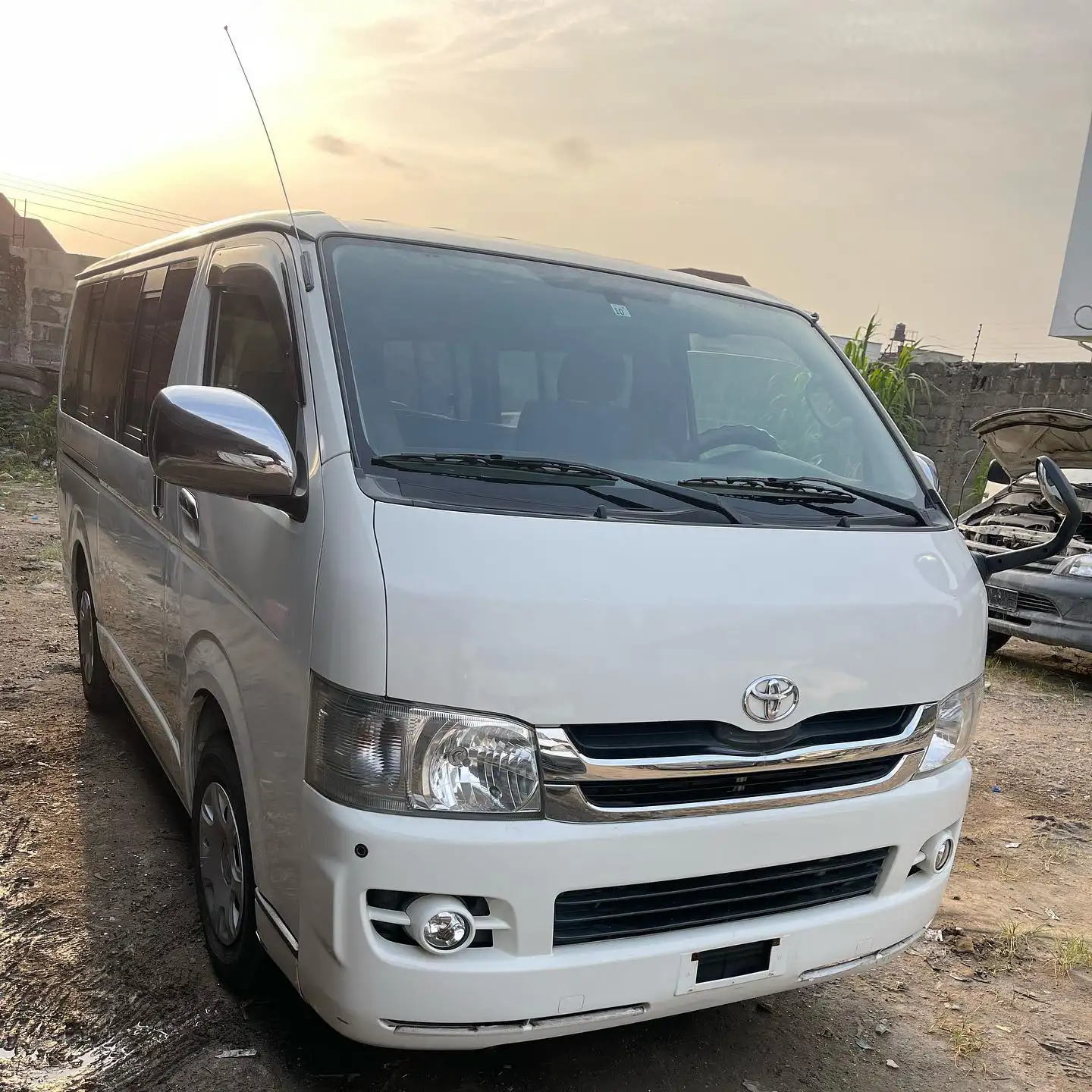 FAIRLY USED CARS/2014 2020 Toyota transporter BUS