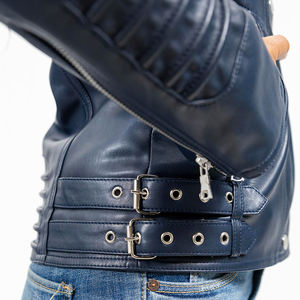 Chaqueta de Cuero para Mujer, Estilo Casual, Superventas, Corte Entallado, Fabricada en Fábrica, Ajuste Cómodo - Product Image 4