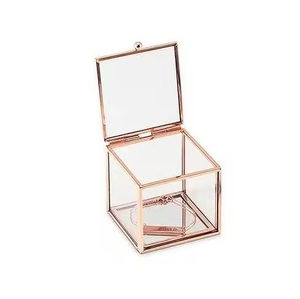 Joyero de cristal de hierro dorado de calidad superior forma rectangular con patrón cuadrado diseño de tendencia Almacenamiento de joyas de cristal de latón - Product Image 5