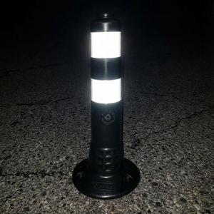 Delimitador de TPE de 45 x 8 cm, Negro, con Enchufe, para una Guía de Estacionamiento Eficaz - Product Image 3