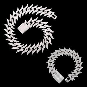 El mejor precio para la mayoría de los vendedores Iced Out Bling Necklace Cadena cubana Moissanite para trajes de fiesta Completa tu look de vida nocturna - Product Image 2